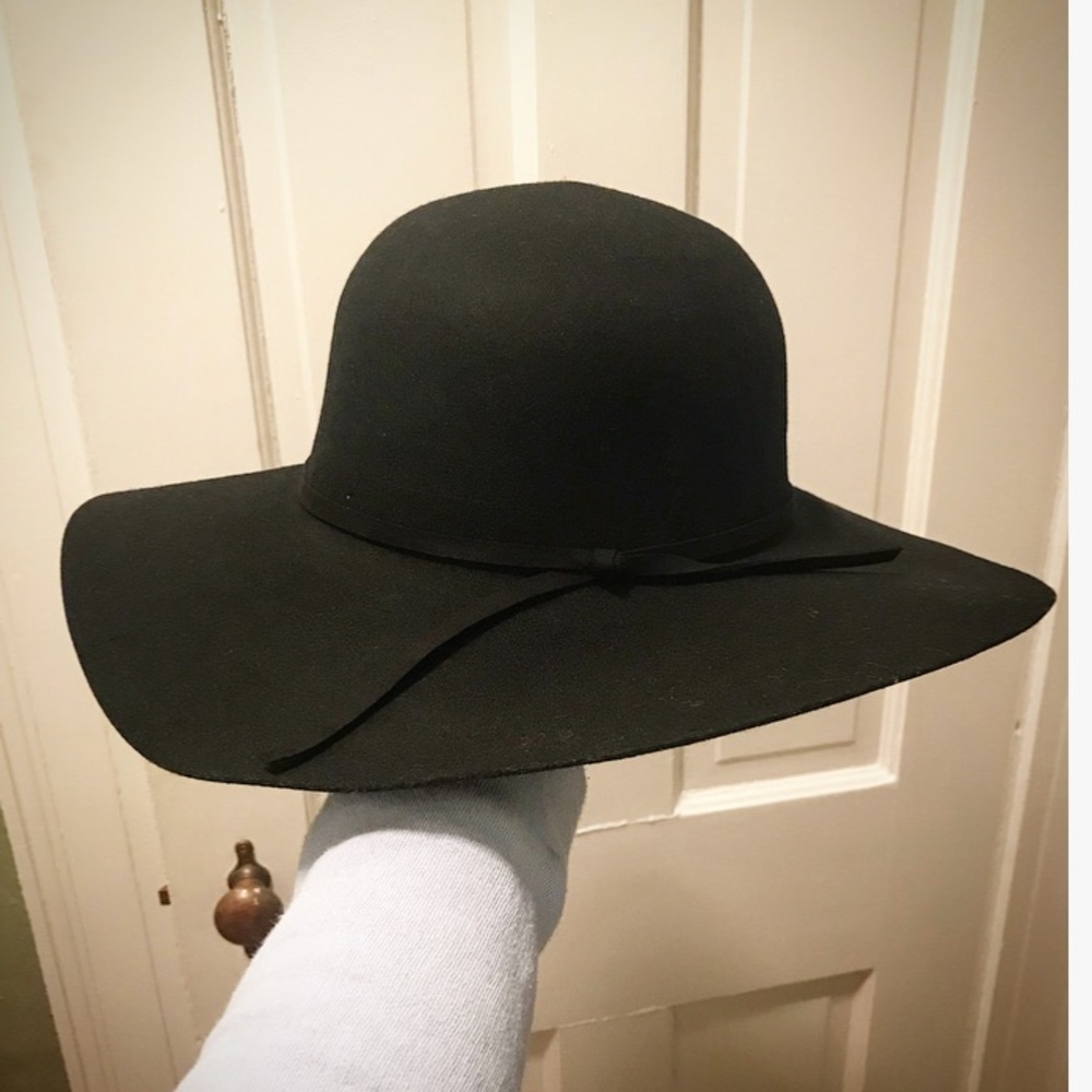 🆕Francesca’s Black Felt Floppy Hat